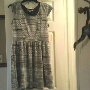 Juniors L white/black dress, never worn NWT